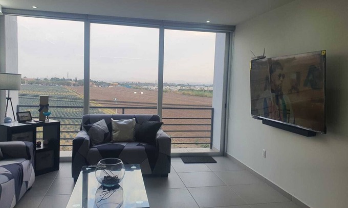 Tlajomulco de Zuniga Apartamento | Apartment in Zona Sur, 5 minutes from Punto Sur and Galerias Sur!