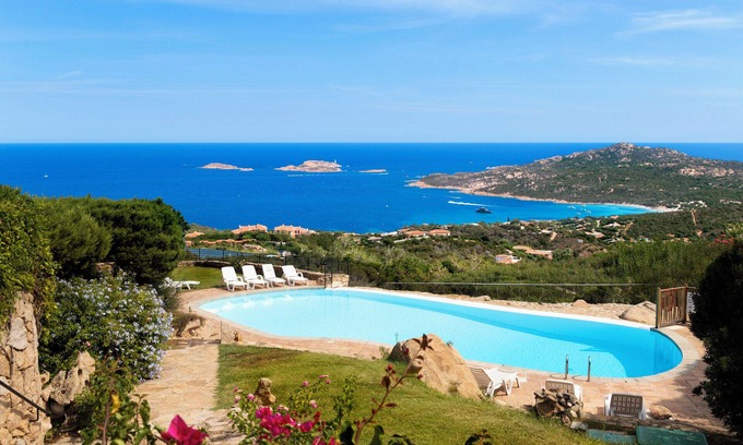 Pantogia Apartamento | Apartamento "Infinite Blue Porto Cervo" con vistas al mar, piscina compartida y Wi-Fi