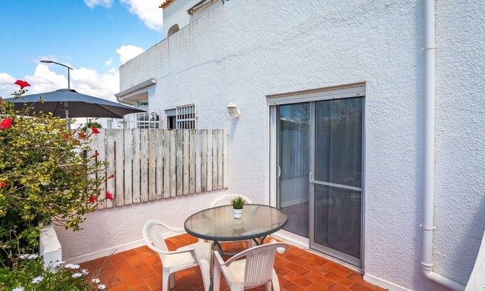 Vale de Centianes Apartamento | Apartamento 'Isabel' con vistas a la montaña, terraza privada y Wi-Fi