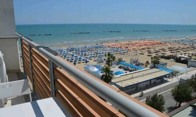 Roseto degli Abruzzi Apartamento | APARTMENT BY THE SEA
