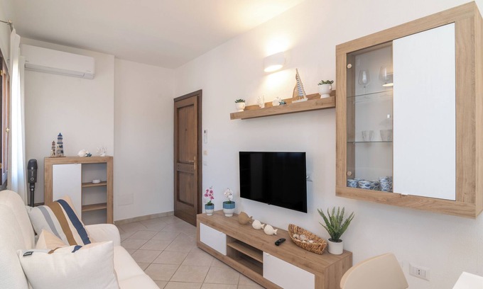 Santa Teresa di Gallura Apartamento | Apartamento 'Elena' con balcón, Wi-Fi y aire acondicionado