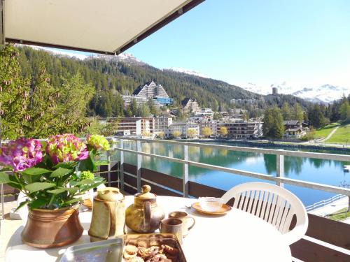 Montana Apartamento | Apartment Jeanne D'Arc Apt- H-58 by Interhome
