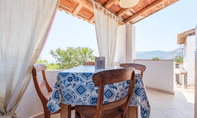 Vulcanello Apartamento | Apartamento 'Jerà Suite Vista Mare 19' con vistas al mar, terraza privada y Wi-Fi