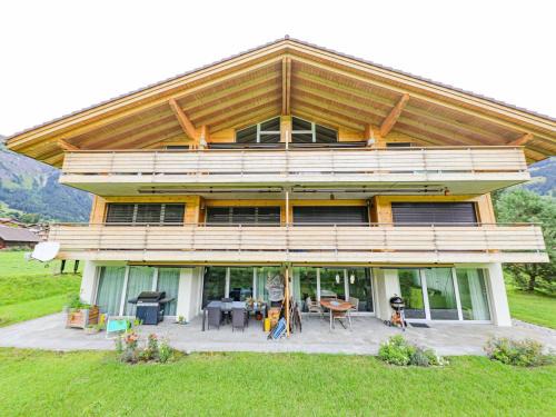 Lenk Apartamento | Apartment Kronenplatz 11 OG by Interhome