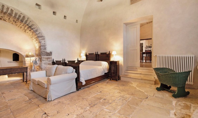Bisceglie Apartamento | Apartamento 'L'ulivo' con terraza compartida, jardín privado y Wi-Fi
