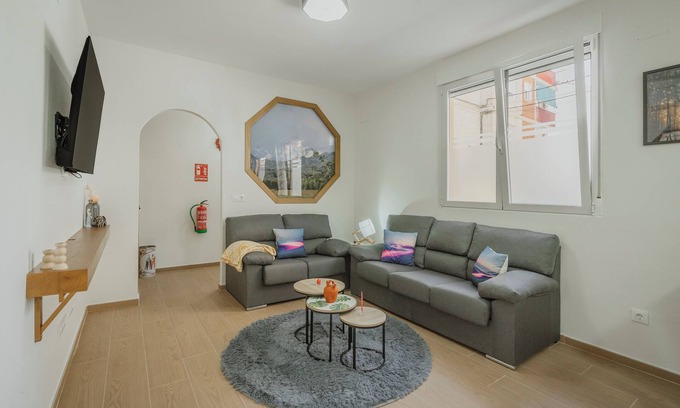 Candeleda Apartamento | Apartamento 'La Aurora De Candeleda' con vistas al lago, Wi-Fi y aire acondicionado