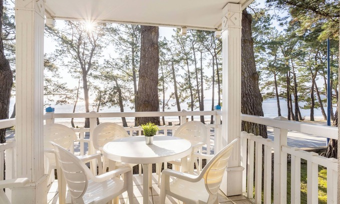 Fouesnant Apartamento | Apartamento 'La Cabine - Vistas al Mar en la Playa' con Vistas al Mar, Piscina Compartida y Wi-Fi