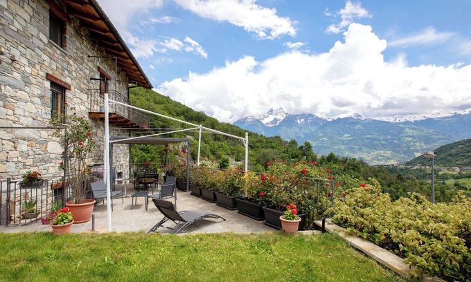 Roisan Apartamento | Apartamento 'La Casa Di Pasky' con vistas a la montaña, jardín compartido y Wi-Fi