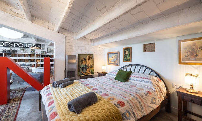 Riudecanyes Apartamento | Apartamento 'La Fabriqueta Loft' con vistas a la montaña, Wi-Fi y aire acondicionado