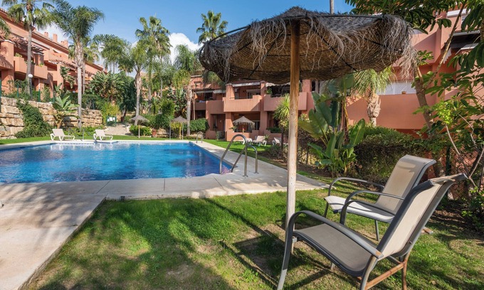 Estepona Apartamento | Apartamento 'La Fragata Estepona 3b 2b' con vistas al mar, Wi-Fi y aire acondicionado