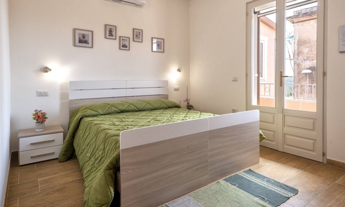Tula Apartamento | Apartamento La Valle del Sole con vistas a la montaña, al lago, Wi-Fi y balcón