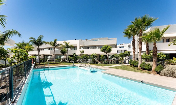 La Cala de Mijas Apartamento | Apartamento 'La Valvega De La Cala Lift Indoor' con piscina compartida, Wi-Fi y aire acondicionado.
