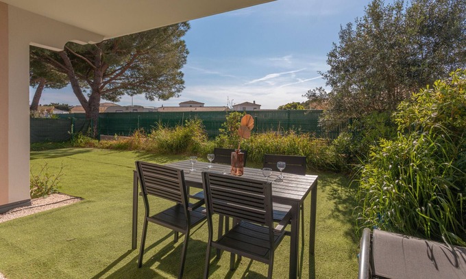 Puget-sur-Argens Apartamento | Apartamento 'Le Cottage Paisible' con jardín privado y Wi-Fi