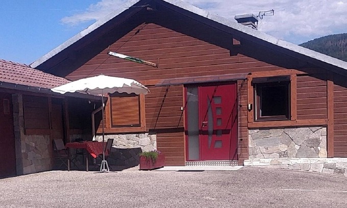 Travexin Apartamento | Apartamento 'Le Chalet Des Côtes' con terraza privada y Wi-Fi