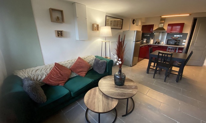 Equemauville Apartamento | Apartamento 'Le Jardin De Sasha' con terraza privada, jardín privado y Wi-Fi
