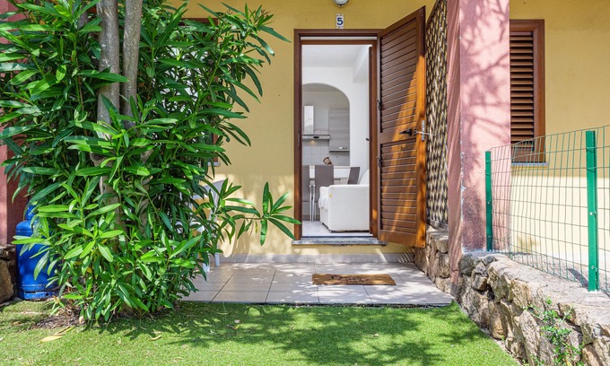 Le Vecchie Saline Apartamento | Apartamento "Le Saline" con jardín privado y aire acondicionado