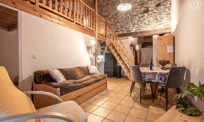 Val Cenis Apartamento | Apartamento 'Les Chardons' con vistas a la montaña, balcón y Wi-Fi