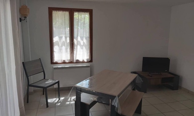 Roquevaire Apartamento | Apartment "Les Loges