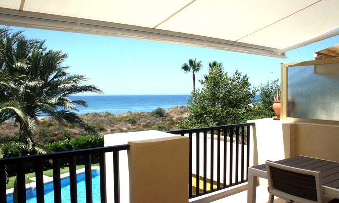 Nikki Beach Apartamento | Apartamento situado en primera línea de playa, con esplendida vistas al mar.