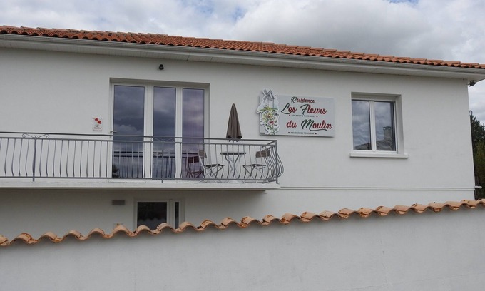 Jonzac Apartamento | Apartamento ubicado en la planta baja de una pequeña residencia con cuatro
