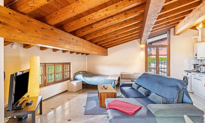 Lonato del Garda Apartamento | Apartamento 'Loft Garda See' con terraza privada