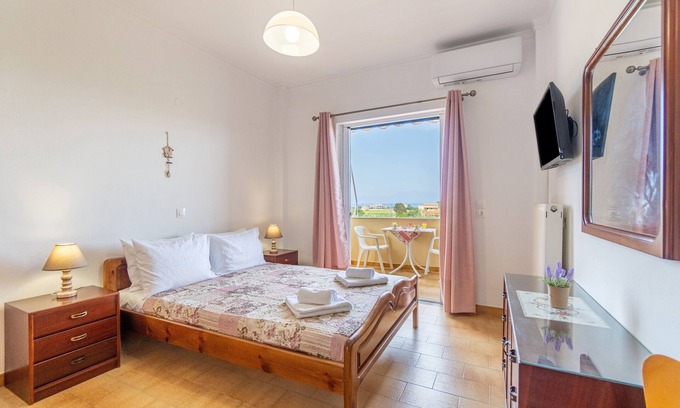 Almiros Beach Apartamento | Apartamento 'Lotus 4' con terraza compartida, Wi-Fi y aire acondicionado