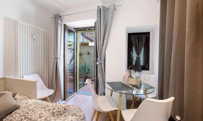 Mandello del Lario Apartamento | Apartamento 'Lucia Le Coccinelle Home' con vistas al mar, Wi-Fi y aire acondicionado