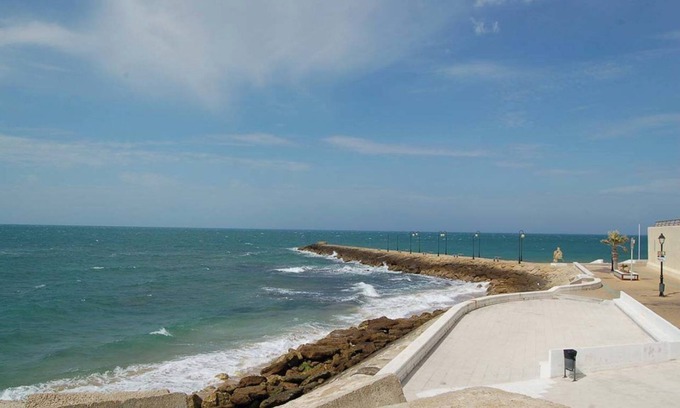 Rota Apartamento | Apartment 'Luar Free Parking By Staycare' with Private Pool, Wi-Fi and Air Conditioning