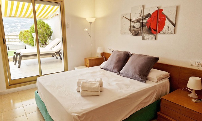 Tossa de Mar Apartamento | Apartment Luna Tossa De Mar with Jacuzzi, 5mins walking to the beach
