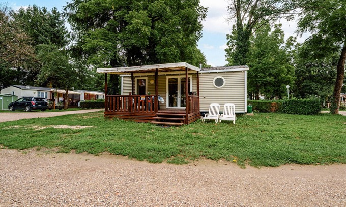 Boofzheim Apartamento | Apartment 'Lydia's Mobile Home' with Shared Pool, Private Terrace and Private Garden
