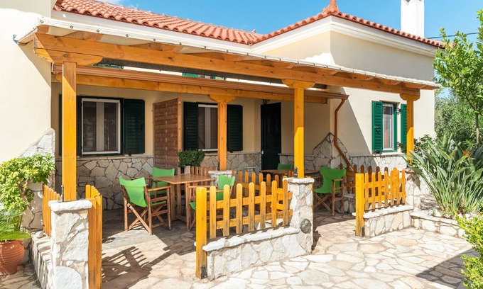 Paralio Astros Apartamento | Casa de campo 'Maisonette con Patio Privado 5' con Vista a la Montaña, Wi-Fi y Aire Acondicionado