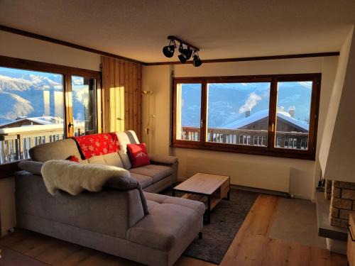 Randogne Apartamento | Apartment Mandarin B 19 by Interhome