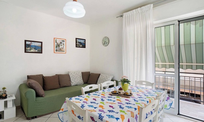 San Bartolomeo al Mare Apartamento | Apartamento 'Mari Fior' con vistas al mar, balcón y Wi-Fi