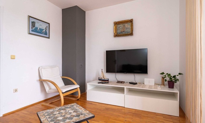Gruz Apartamento | Apartment Marisol - One Bedroom Apartment with Balcony and Sea View
