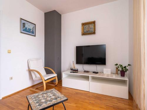 Gruz Apartamento | Apartment Marisol - One Bedroom Apartment with Balcony and Sea View
