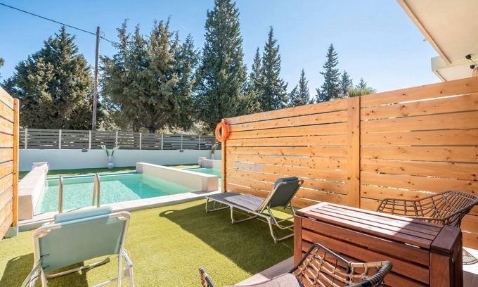 Archangelos Apartamento | Apartamento 'Mb Luxury Suites Charaki No 6' con piscina privada, Wi-Fi y aire acondicionado