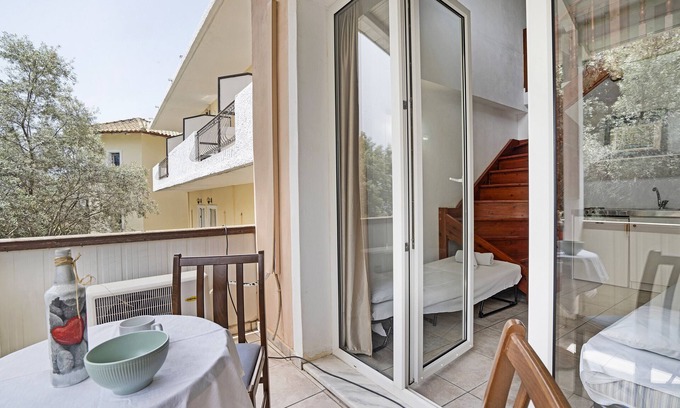 Perigiali Apartamento | Apartamento 'Mezoneta 3' con vistas al mar y aire acondicionado