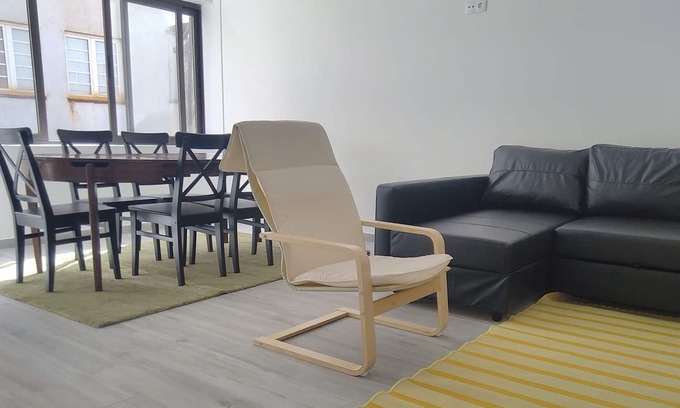 Furadouro Apartamento | Apartment 'Miramar Apartamento 1º Andar' with Sea View, Wi-Fi and Air Conditioning