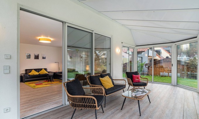 Calmbach Apartamento | Apartamento 'Mit Wintergarten' con terraza privada, jardín privado y Wi-Fi