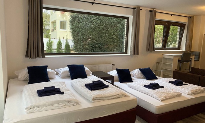 Heimfeld Apartamento | Apartment 'My Loft By Esen 5 Beds, Netflix' with Private Garden, Balcony and Wi-Fi