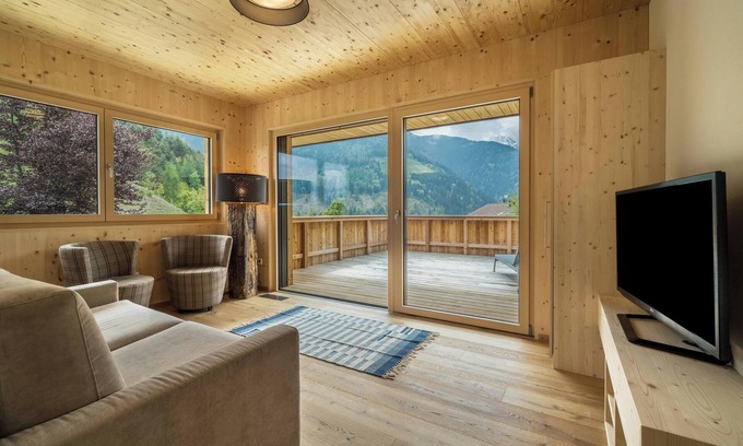 San Pancrazio Apartamento | Apartamento 'Naturapartments Alpreid Fichte' con vistas a la montaña, terrazas y Wi-Fi