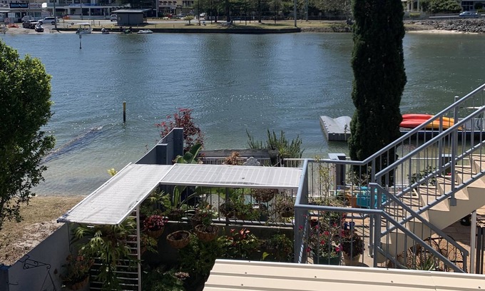 Biggera Waters Apartamento | Apartment near a great fishing spot , close to everything.