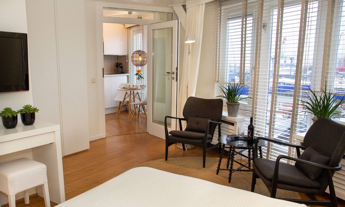 Monnickendam Apartamento | Apartamento cerca de Amsterdam Luxe Hafenzimmer tranquila ubicación "Apartments-Waterland"