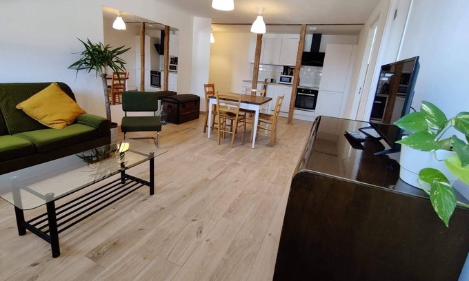 Saint Joseph/Mittelharth Apartamento | Apartment near city center with free private parking