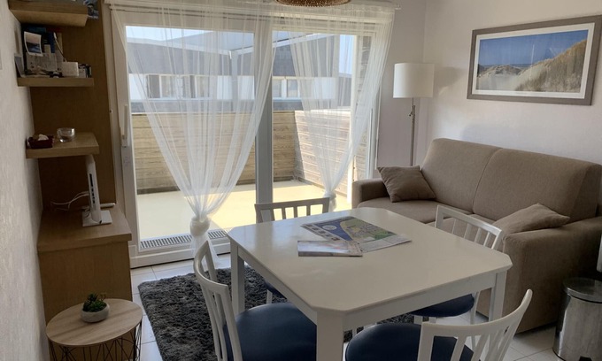 Fort-Mahon-Plage Apartamento | Apartamento cerca de la playa con estacionamiento y balcón