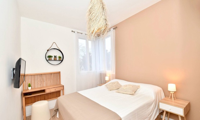 Royan Apartamento | Apartment Near market- 6 pers. 2 bedrooms- air conditioning- parking