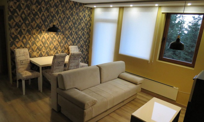 Kopaonik Apartamento | Apartamento cerca del remonte con vista al bosque