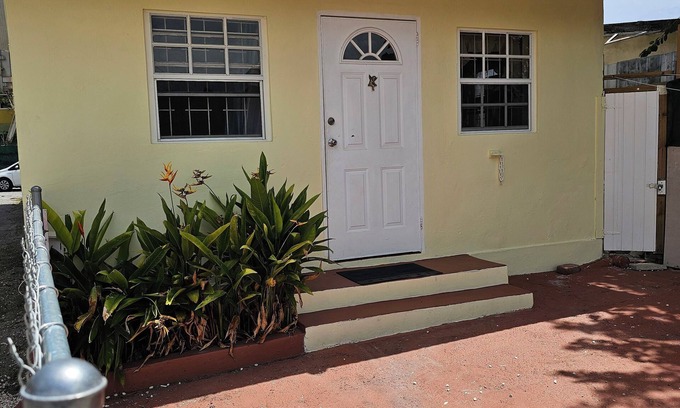 Bridgetown Apartamento | Apartment near the Beach