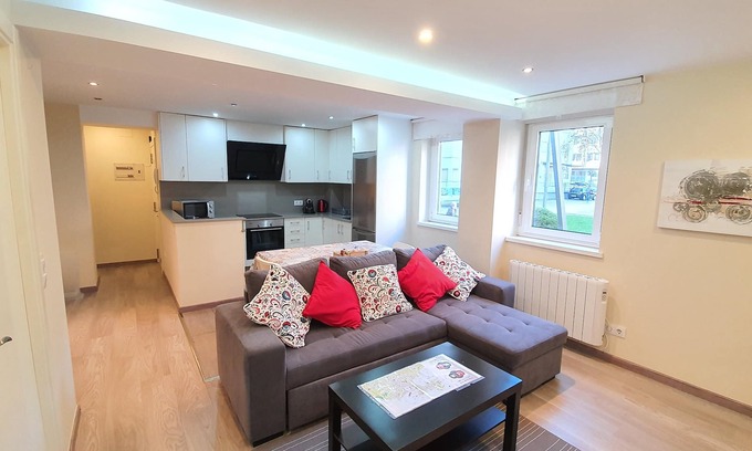 La Coruna Casa | Precioso Apartamento 2 habitaciones y 2 baños. Wifi Incluído. Bien Situado