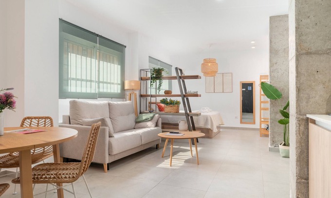 San Carlos-Tartessos Apartamento | Apartamento 'Nuevo Estudio Junto A Sta Justa 1' con Wi-Fi y Aire Acondicionado